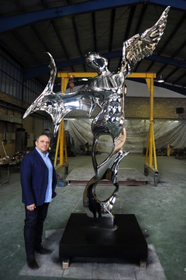 Masoud Akhavanjam presents two new sculptures in the Giardini Marinaressa alongside 2019 Venice Biennale