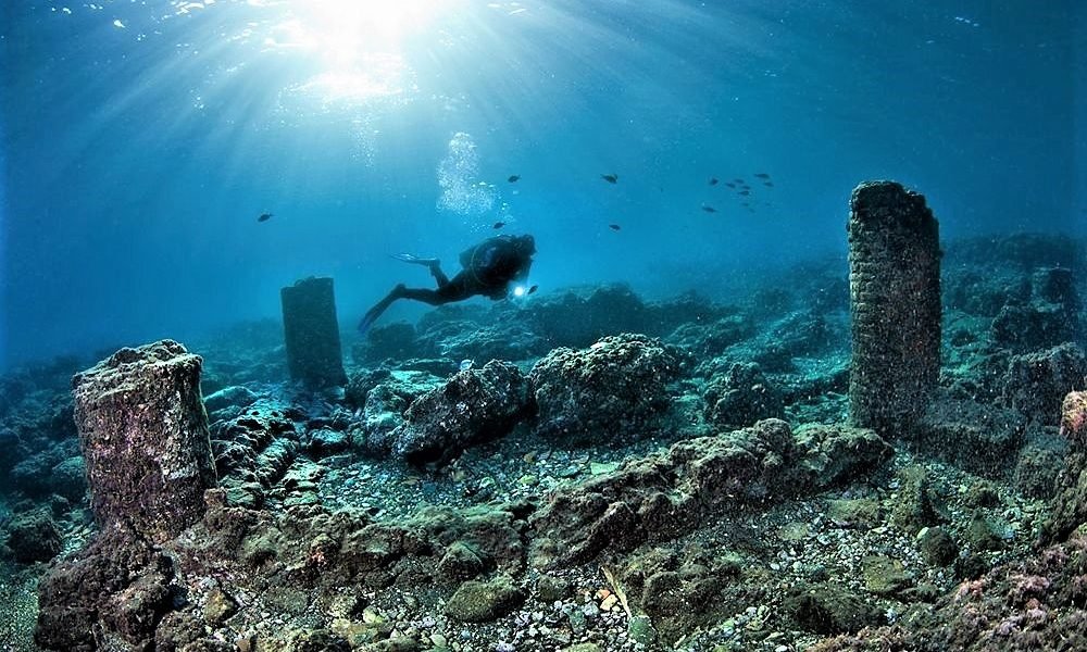 The Sunken Port of Sinuessa: Rome's Lost Coastal Mystery