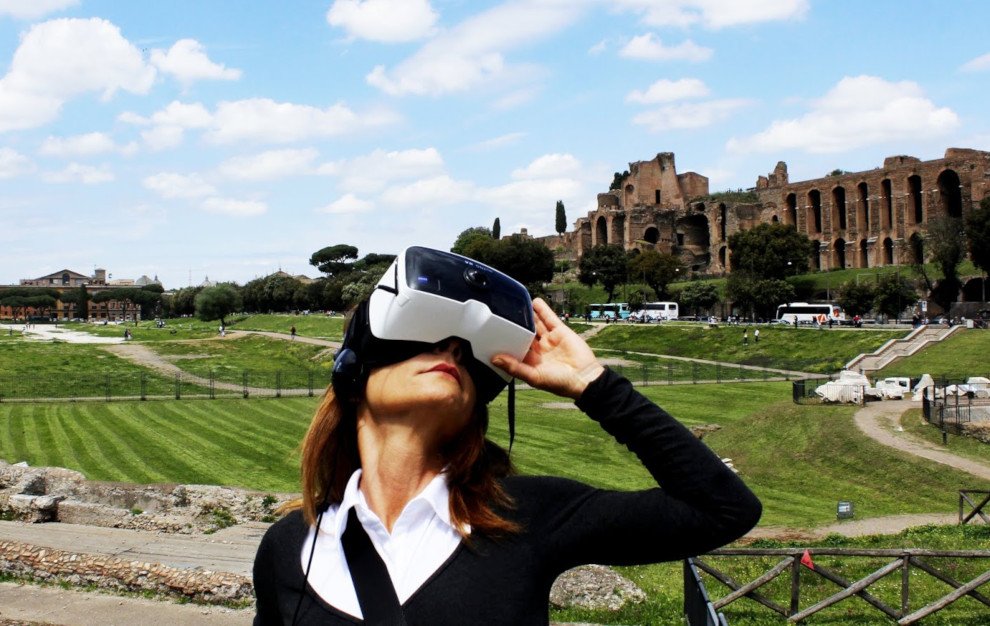 Digital Technology and Cultural Heritage in Italy