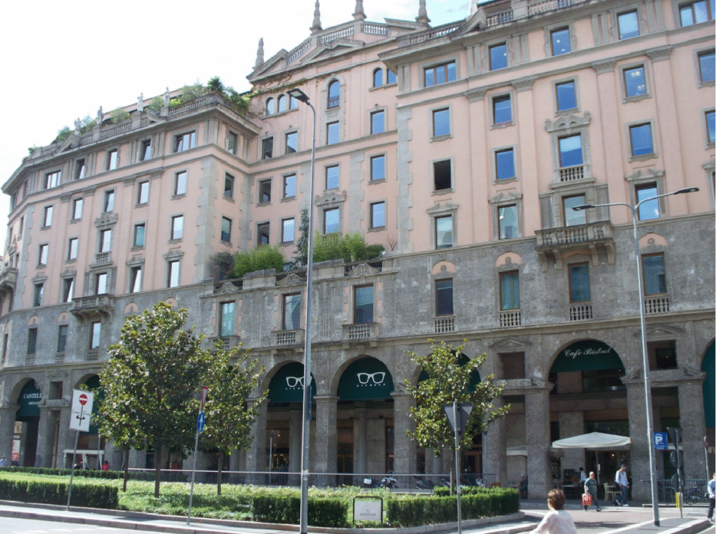 Palazzo Bolchini, Milan, by Pier Giulio Magistretti