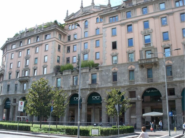 Palazzo Bolchini, Milan, by Pier Giulio Magistretti