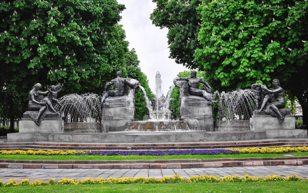 Fontana Angelica, Turin, by Riva (1934)