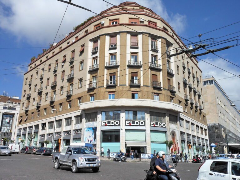 Palazzo Troise, Naples, by Alessandro Carnelli (1934–36)