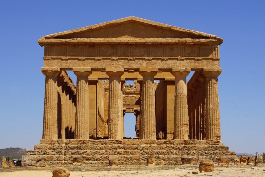 How to design a cultural itinerary for tour groups in Italy
