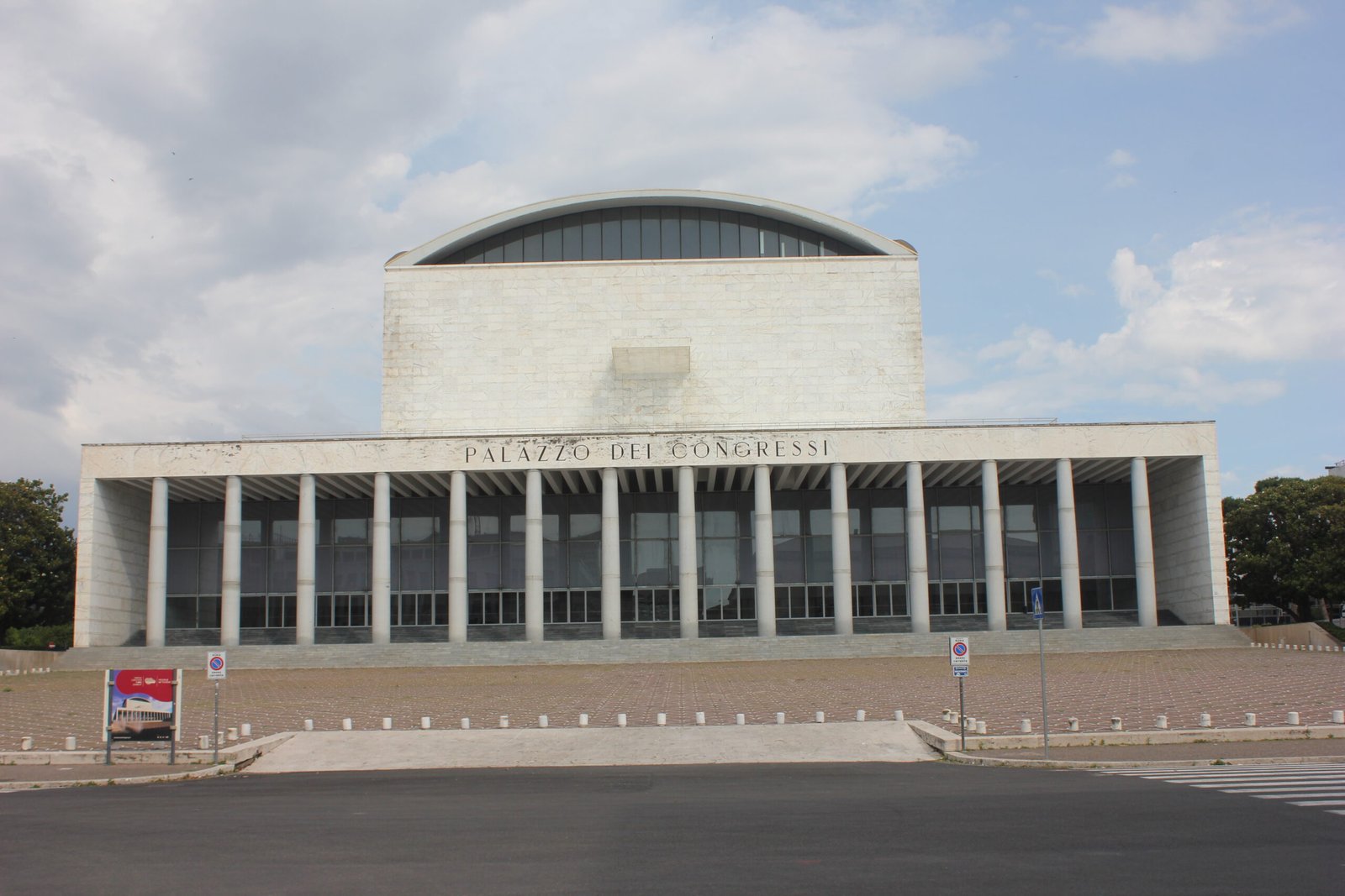 Palazzo dei Congressi at the EUR, Adalberto Libera's white cube