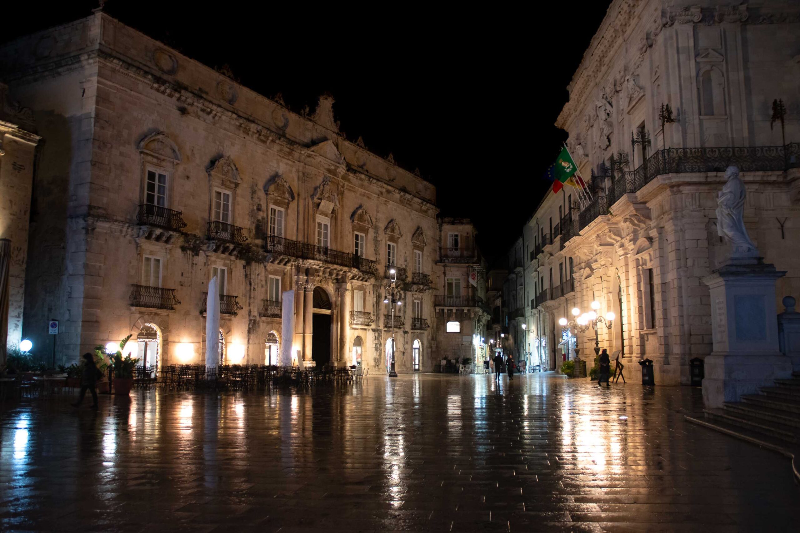 View of Piazza Duomo in Ortigia, Syracuse, with the Baroque palazzi lining the pedestrian square