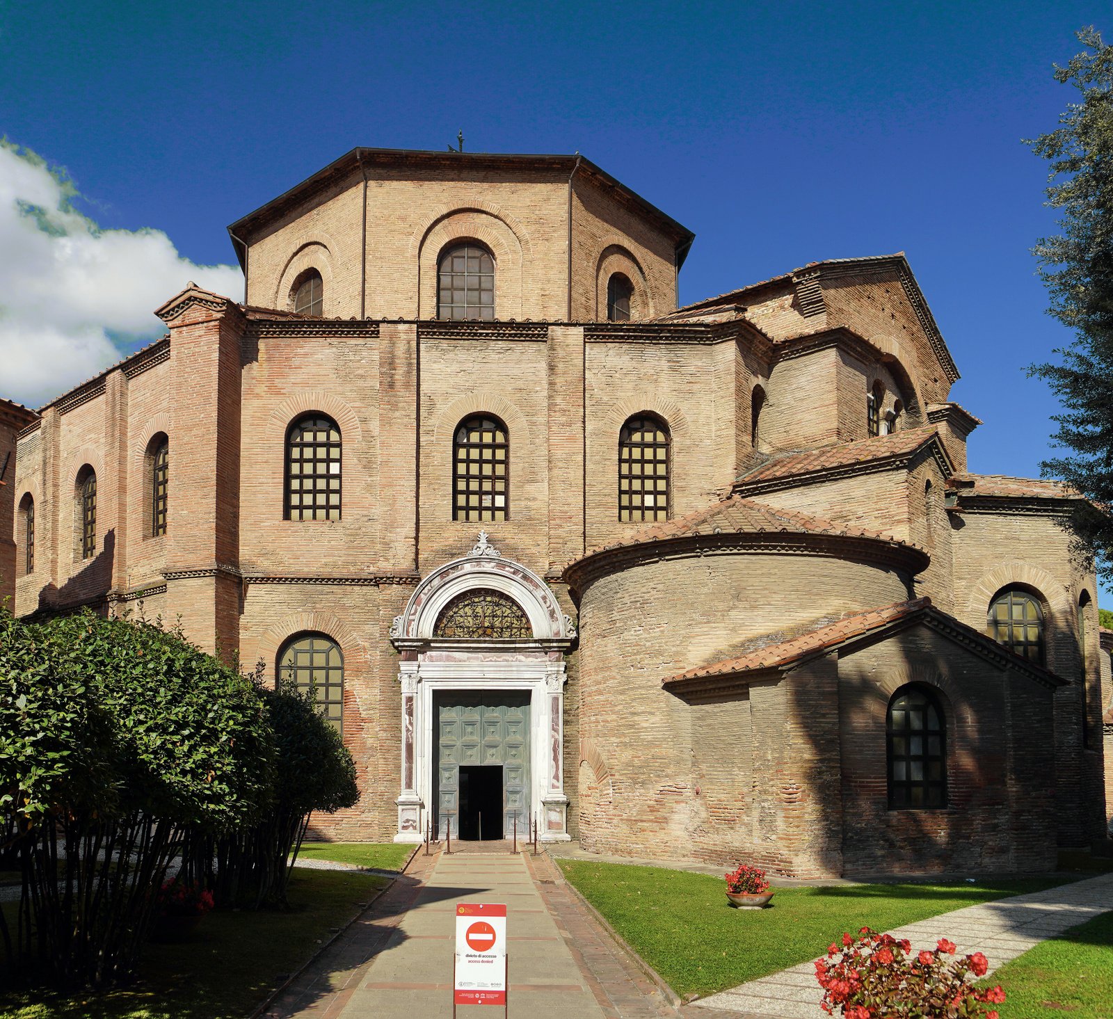 Gold and green Byzantine mosaics covering the apse and presbytery of the Basilica of San Vitale in Ravenna