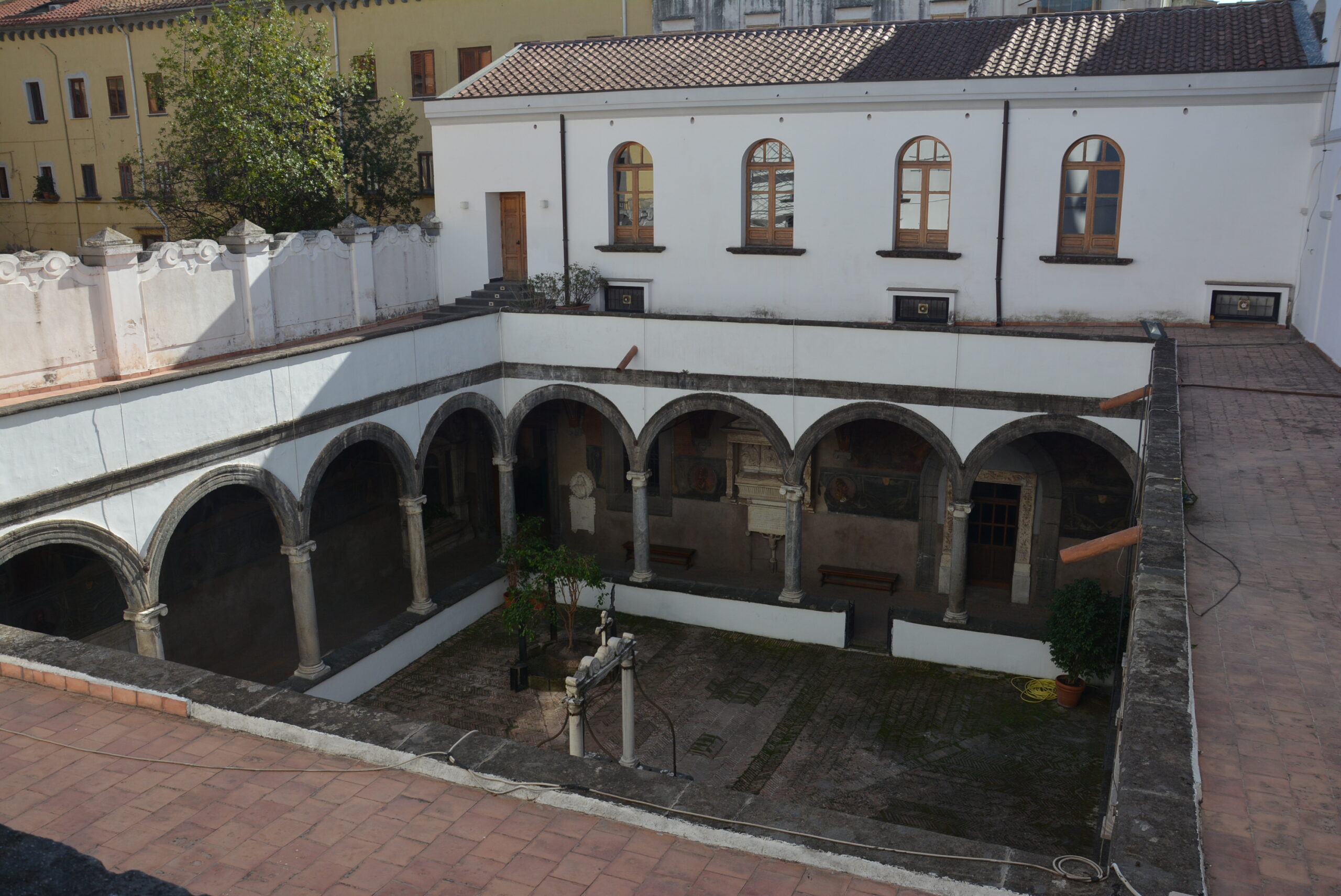 Small cloister of the Franciscan convent of Santa Maria la Nova in Naples