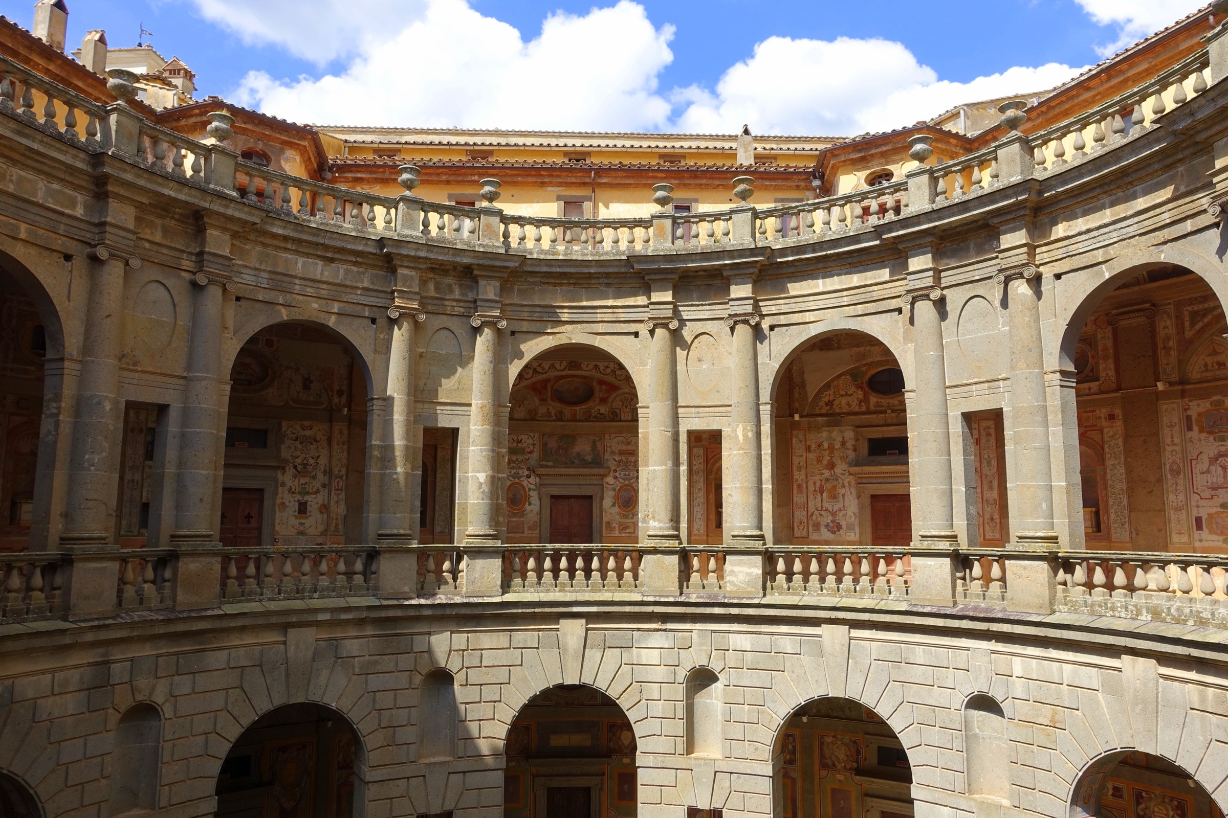 Circular inner courtyard of Villa Farnese, set within the pentagonal plan