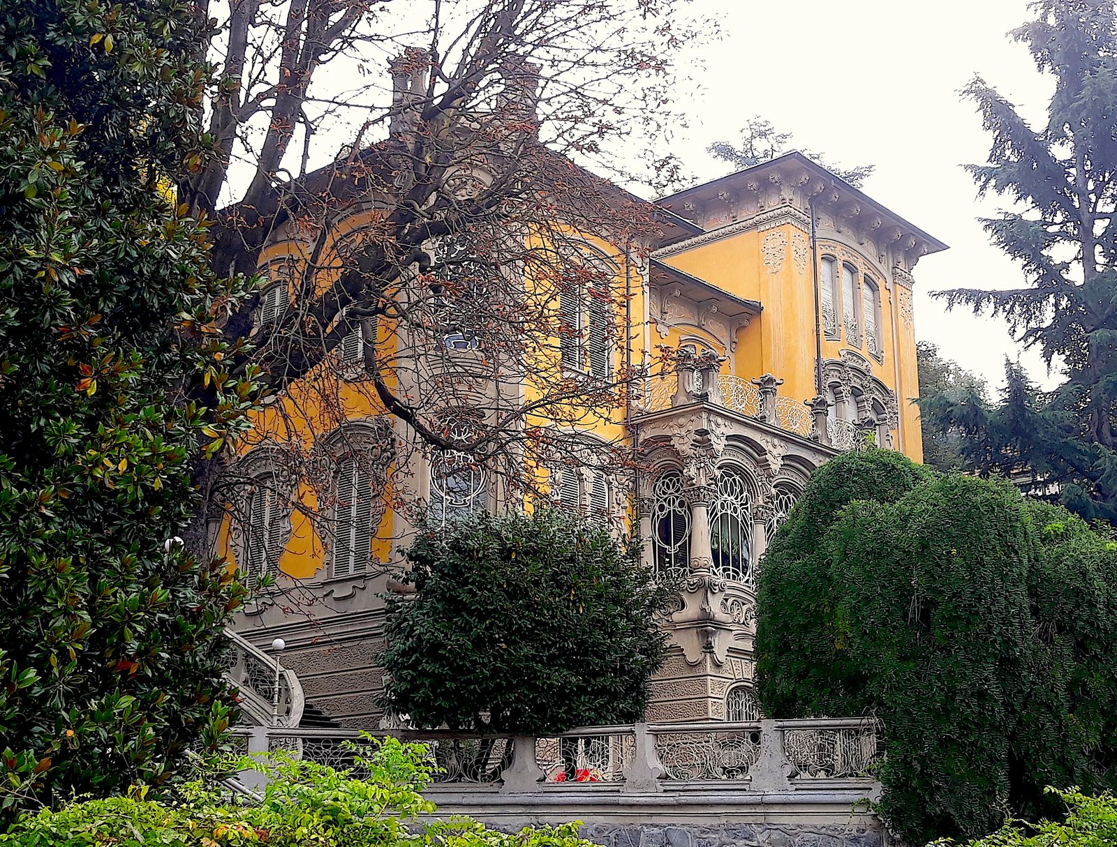 Elaborate Liberty facade of Villa Scott on Corso Giovanni Lanza, Turin, 1902
