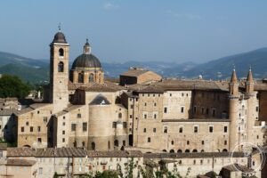 Galleria Nazionale delle Marche – Palazzo Ducale di Urbino — via Wikimedia Commons