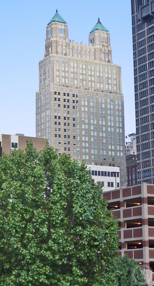 909 Walnut Building, Kansas City — Art Deco tower with Gothic terracotta crown on Walnut Street
