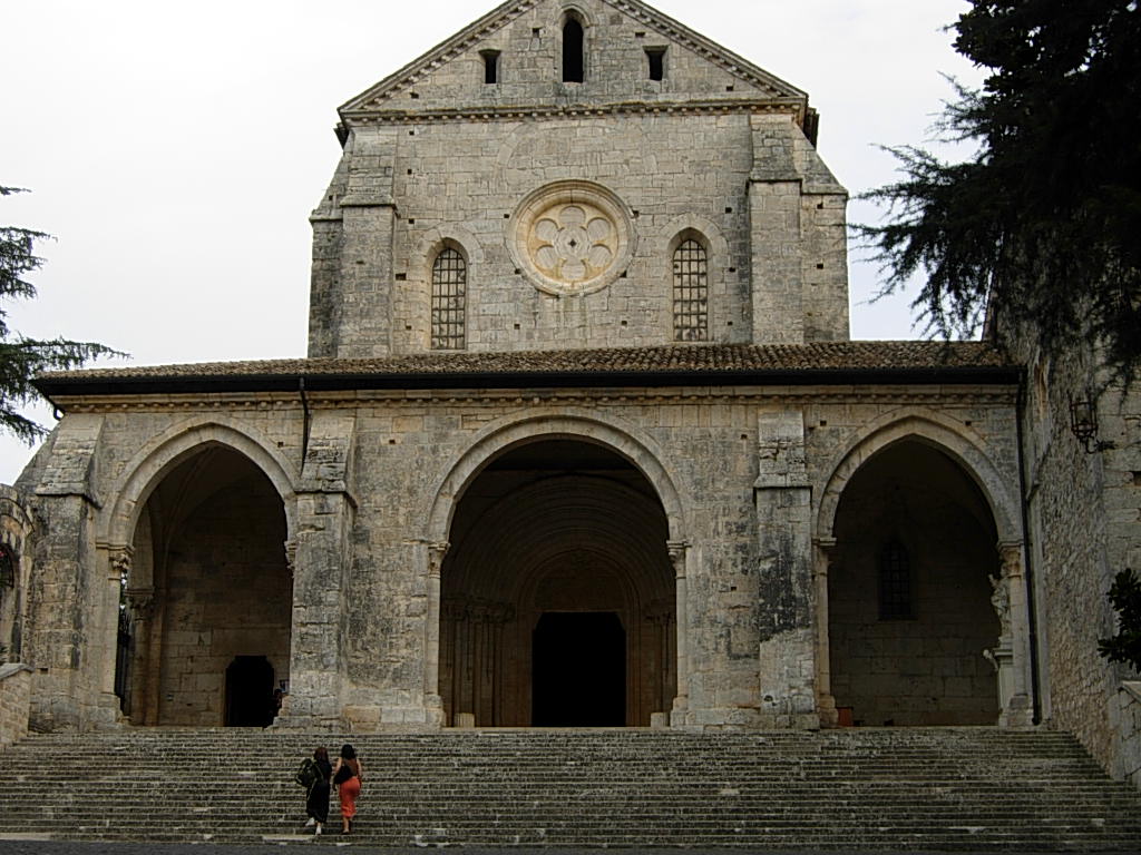 File:Veroli, Abbazia di Casamari 018.JPG