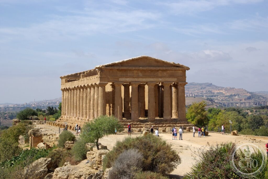 Tempio della Concordia Agrigento 440 BCE dorici siciliani Valle dei Templi alba UNESCO 1997