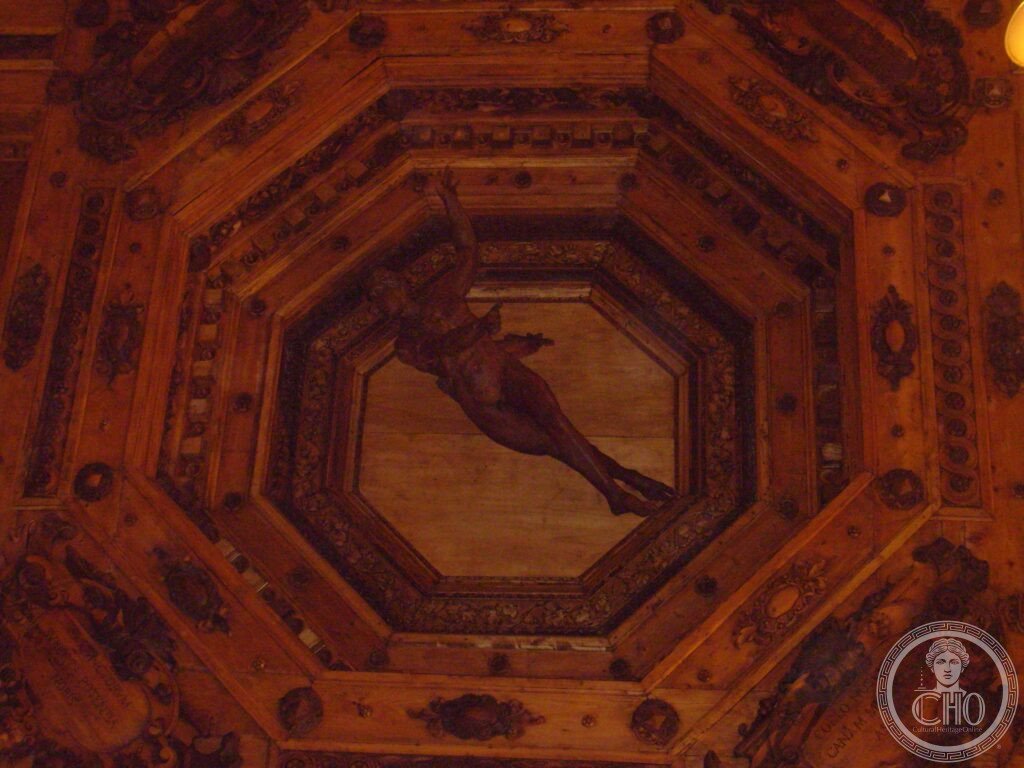 Anatomical theatre (the statue of Apollo on the ceiling), Palazzo dell’Archigi