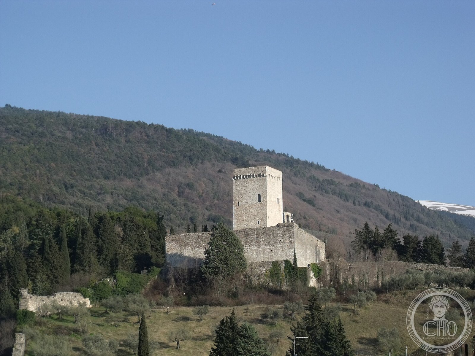 Rocca Minor — via Wikimedia Commons