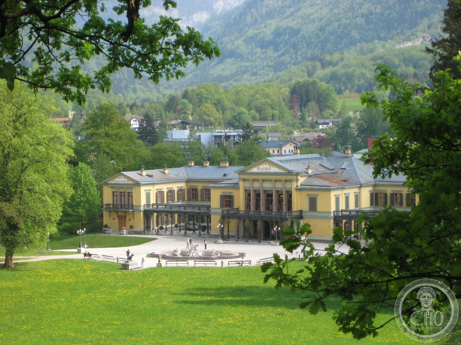 Kaiservilla — via Wikimedia Commons