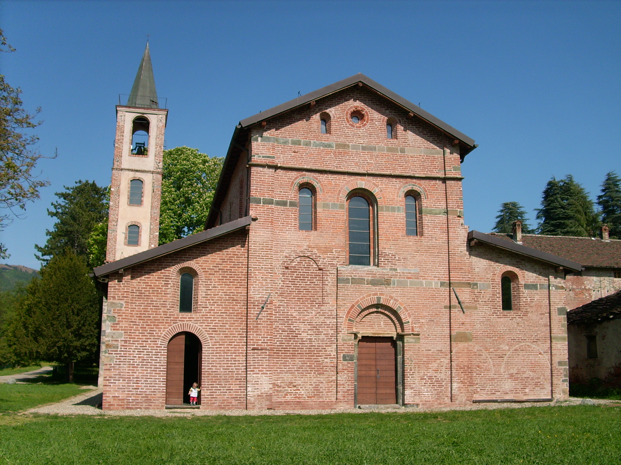 File:Badia di Tiglieto-IMG 0342.JPG