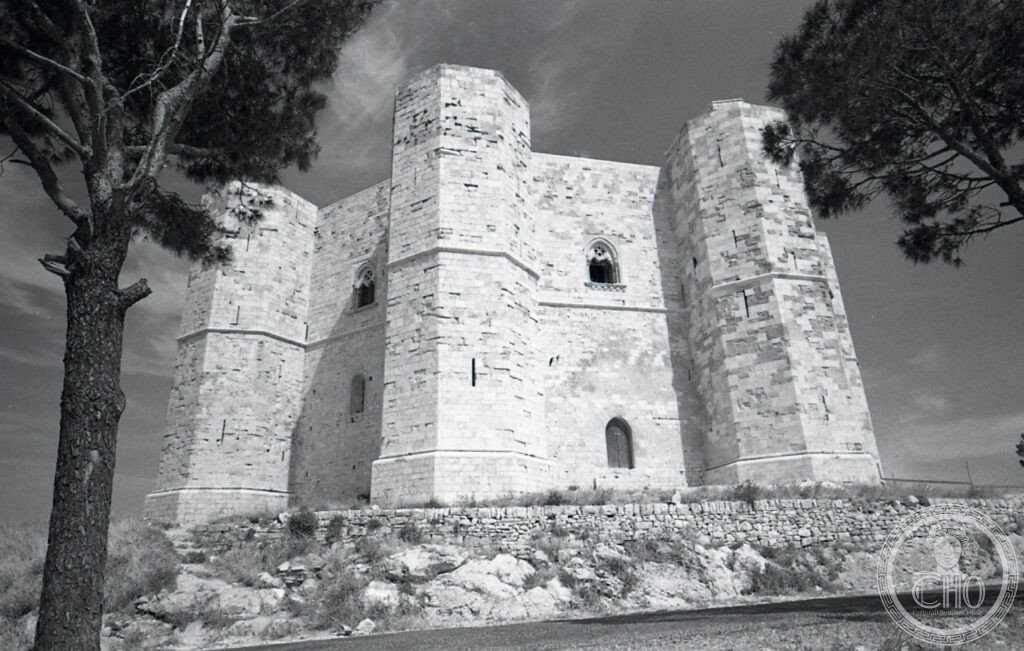 Castel del Monte Andria Puglia Federico II 1240 octagonal plan Gothic Arabic astronomical castle UNESCO 1996