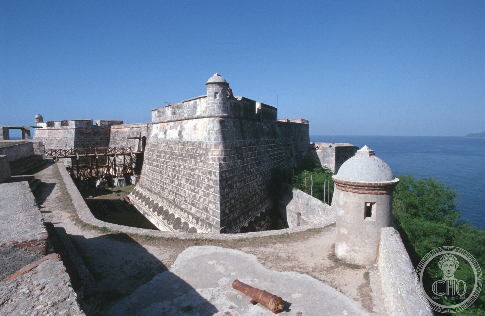Vista dal Castillo de San Pedro de la Roca su Santiago de Cuba