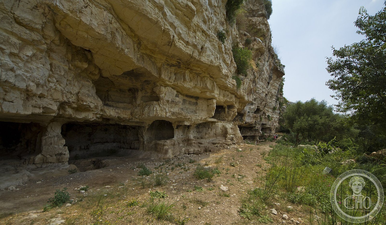 Archaeological area of Cava d’Ispica – Necropolis and Castle — via Wikimedia Commons