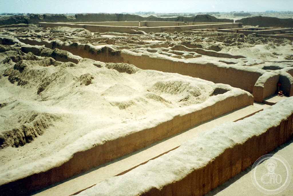Chan Chan Peru Chimu kingdom adobe mud brick ciudadela Tschudi walls geometric friezes UNESCO World Heritage Trujillo largest pre-Columbian city South America