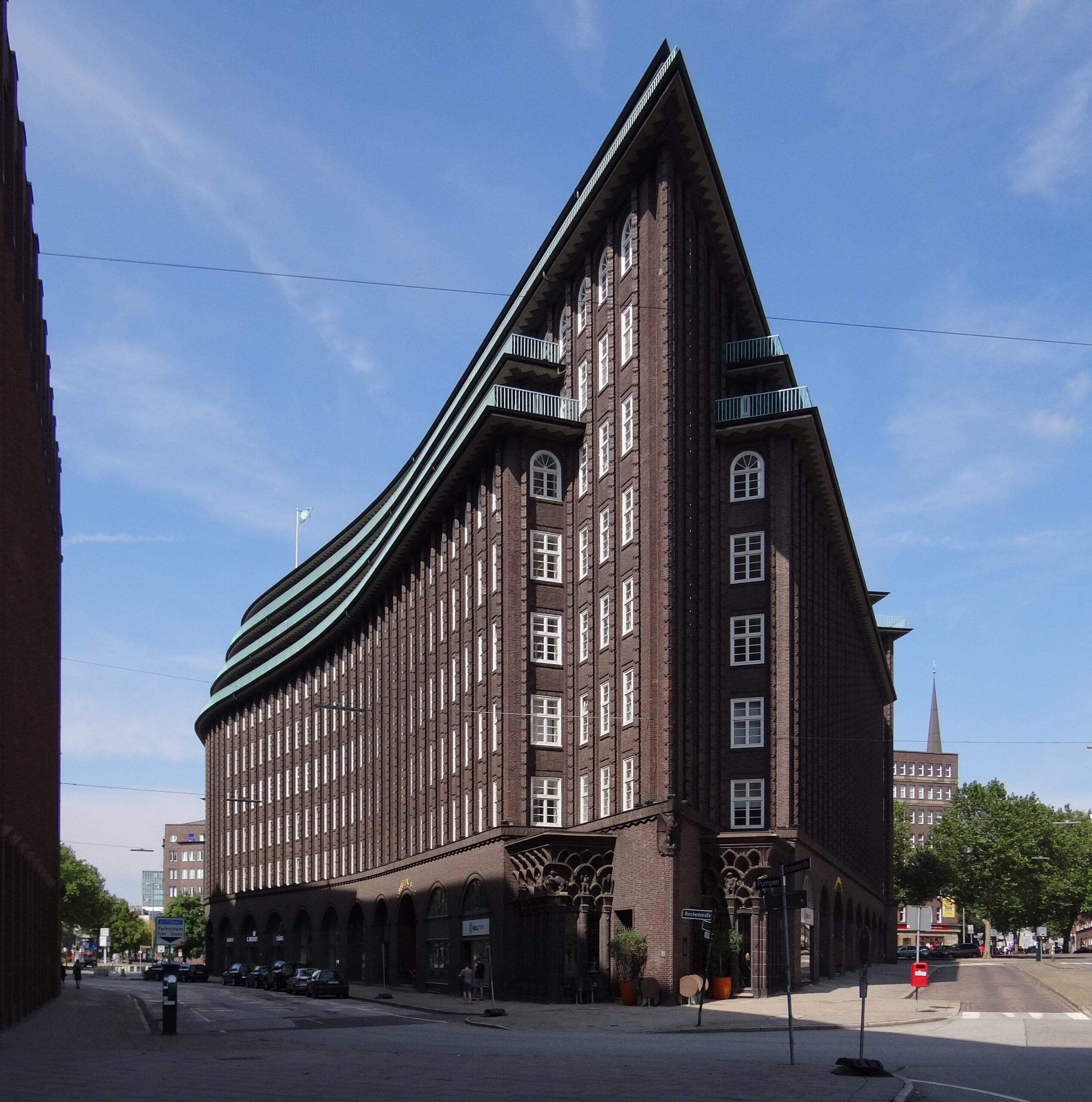 Speicherstadt and Chilehaus — Hamburg Warehouse World and Brick Expressionism
