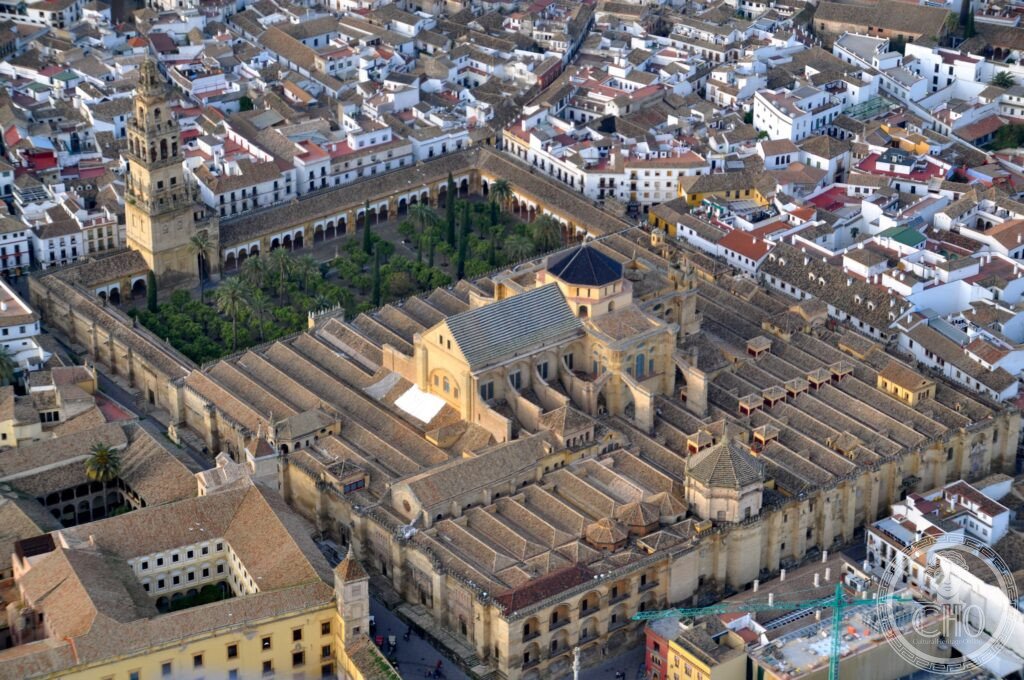 Córdoba Mezquita mosque cathedral interior forest columns hypostyle arches bicolor voussoirs caliphate Umayyad Spain UNESCO World Heritage