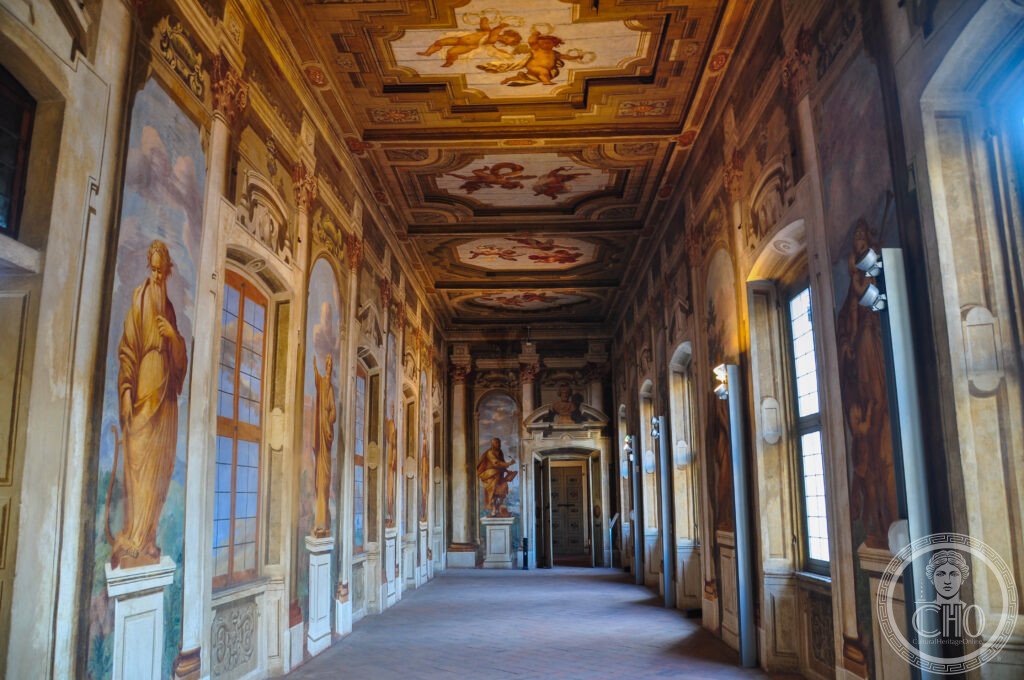 Corridoio delle virtù palazzo borromeo arese