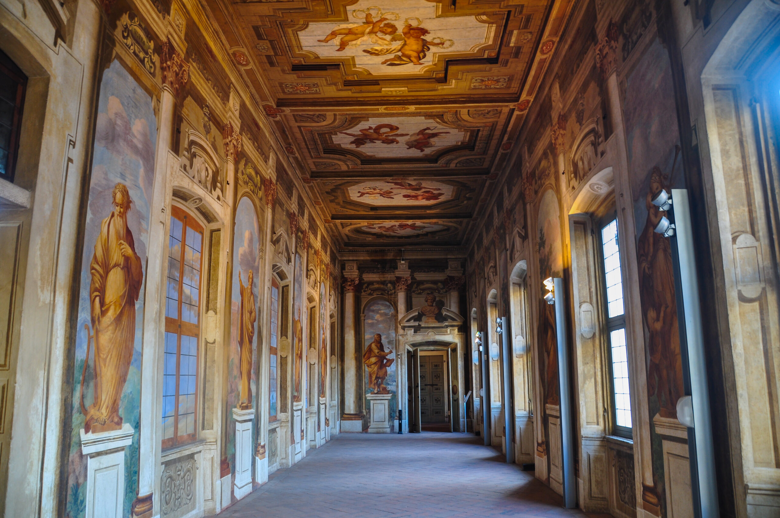 Corridoio delle virtù palazzo borromeo arese