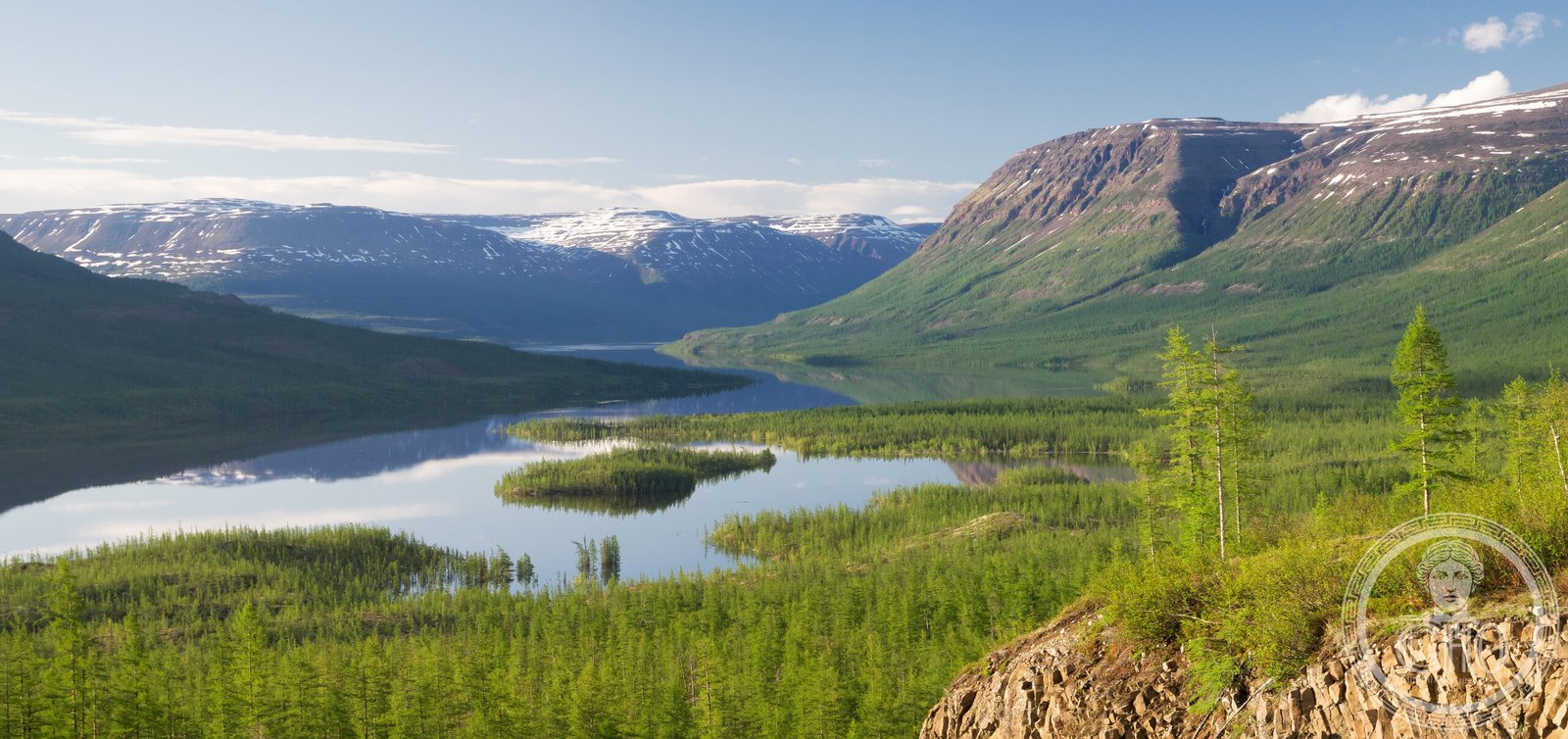 Il lago Dyupkun e il plateau di Putorana nella Siberia centrale, Russia