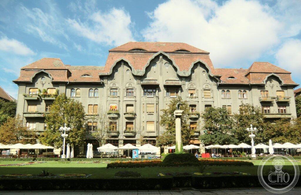 Dauerbach Palace Timișoara, Art Nouveau façade with ornamental detail on Victory Square