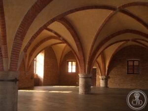 File:Abbazia Lucedio Refettorio.JPG