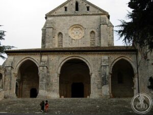 File:Abbazia di Casamari (FR).JPG