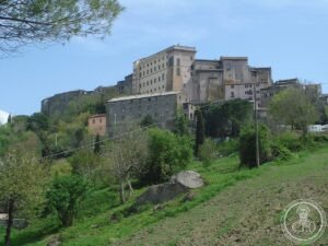 File:Bomarzo with Palazzo Orsini from W valley 1.jpg