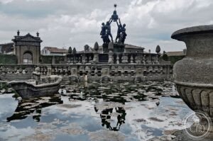 File:Photo Paolo Villa VR 2016 (VT) F0164081bis Bagnaia, Villa Lante, fontane, giardini geometrici all'italiana, sculture, Fontana del quadrato o dei mori.jpg