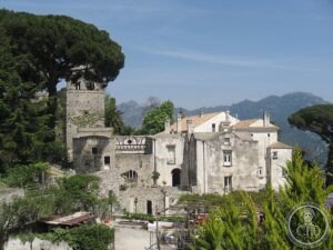 File:Ravello Villa Rufolo.JPG