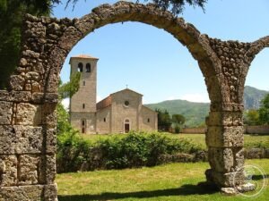 File:San Vincenzo al Volturno.jpg