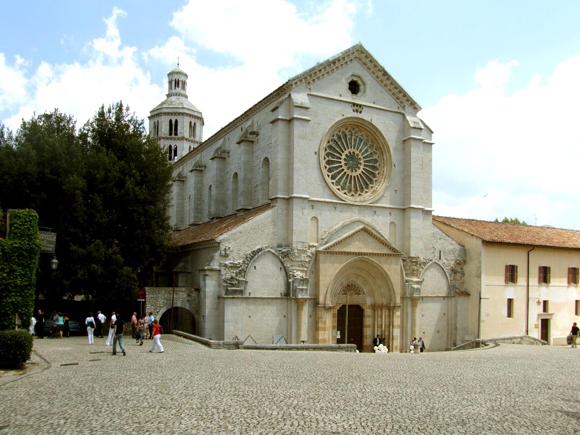 File:Grottaferrata-abbazia01.jpg