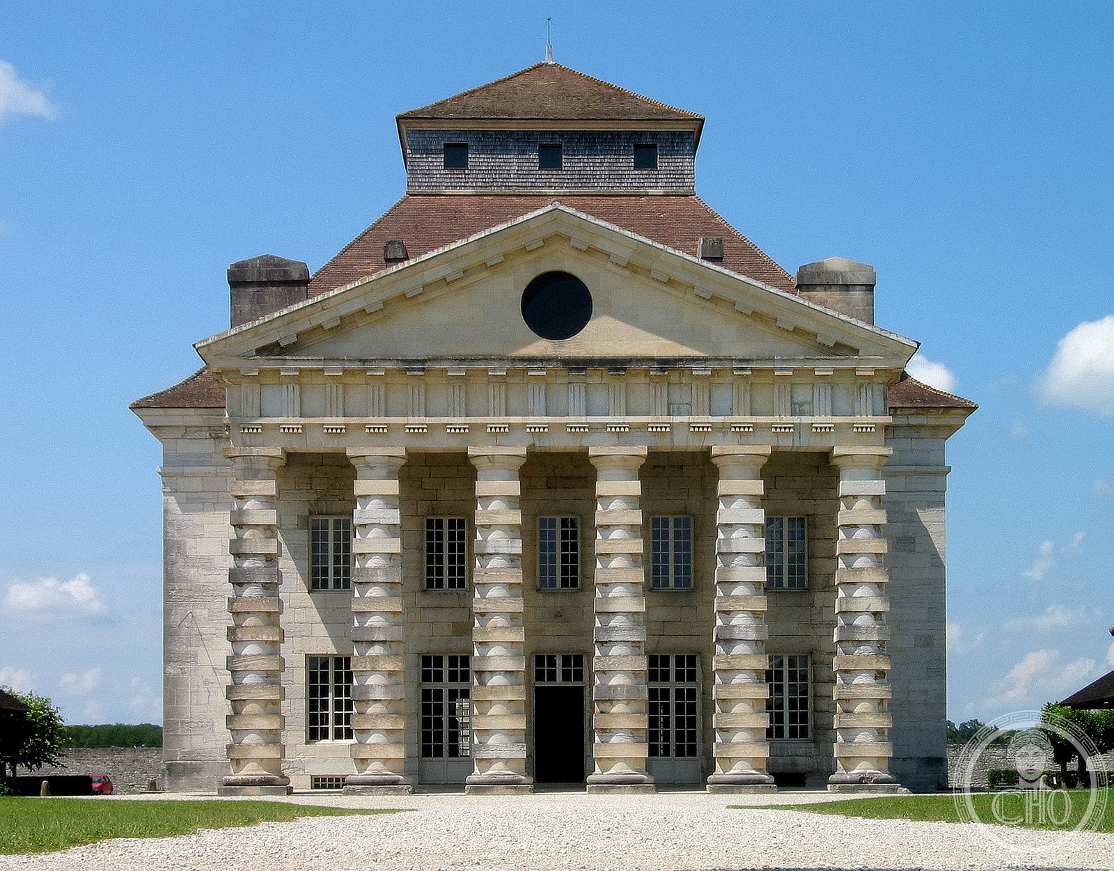 L'edificio principale della Saline Reali di Arc-et-Senans, progettata da Claude-Nicolas Ledoux