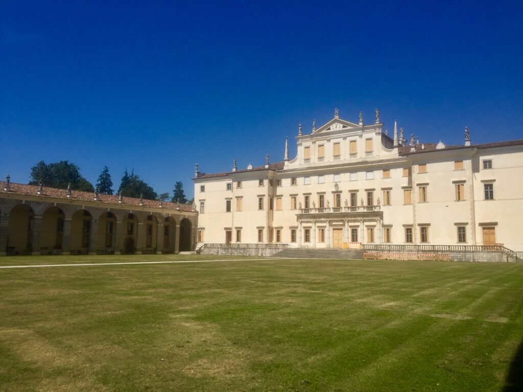 Villa Manin — Foto: Carla Szathvary