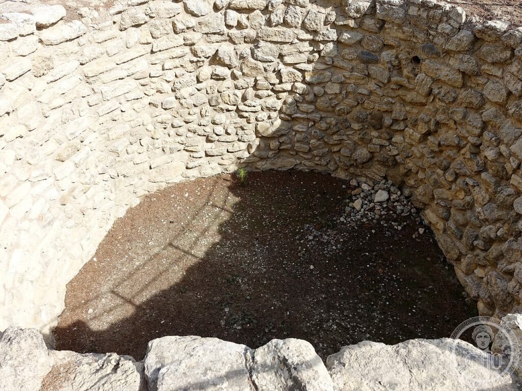 Knossos Palace Crete Greece Minoan civilization labyrinth Arthur Evans partial reconstruction