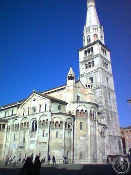 Modena - The Cathedral
I took this picture on Christmas 2003 Bergonzc 21:12, 26 