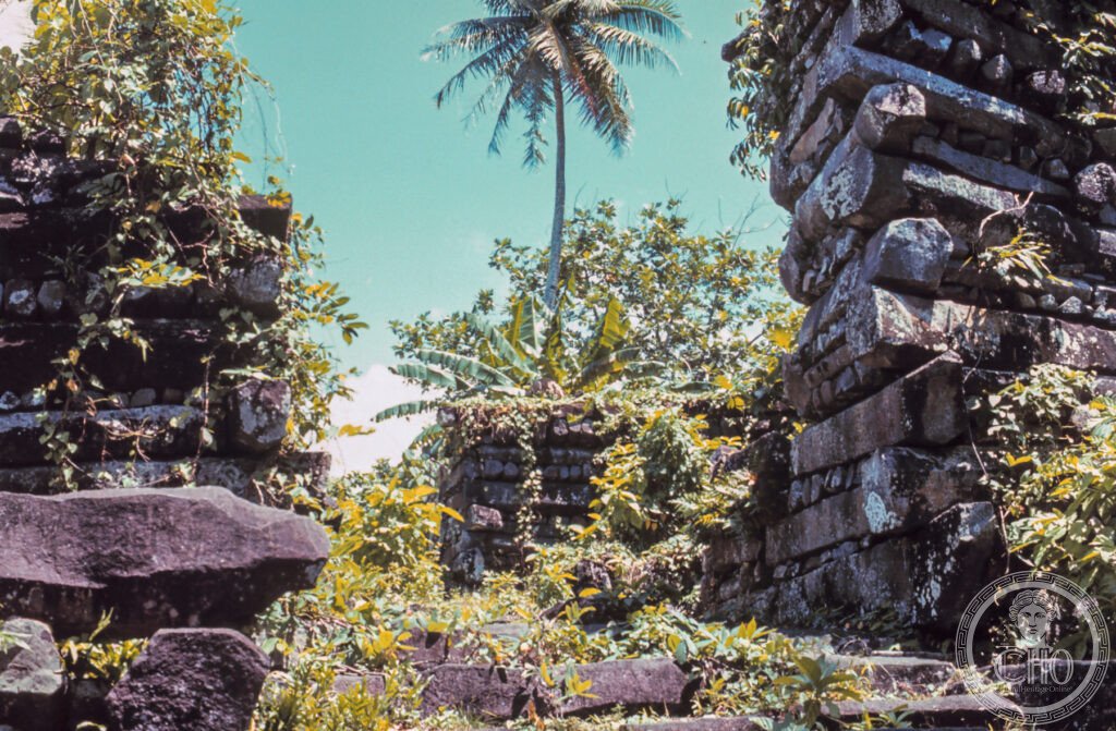 Nan Madol Micronesia Venice Pacific basalt islets Saudeleur dynasty UNESCO World Heritage