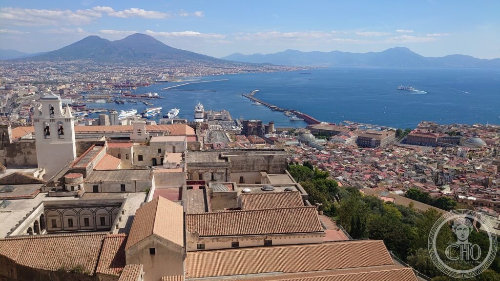 Napoli Centro Storico spaccanapoli Vesuvio pizza margherita Castel dell'Ovo Campania UNESCO 1995