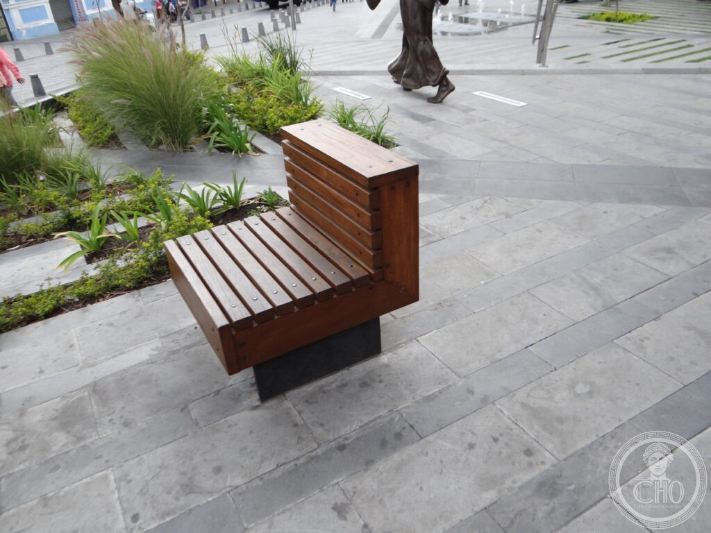 Quito Ecuador historic centre Plaza colonial architecture churches convents UNESCO World Heritage first inscription 1978 Inca Aztec Spanish Baroque altitude 2850m
