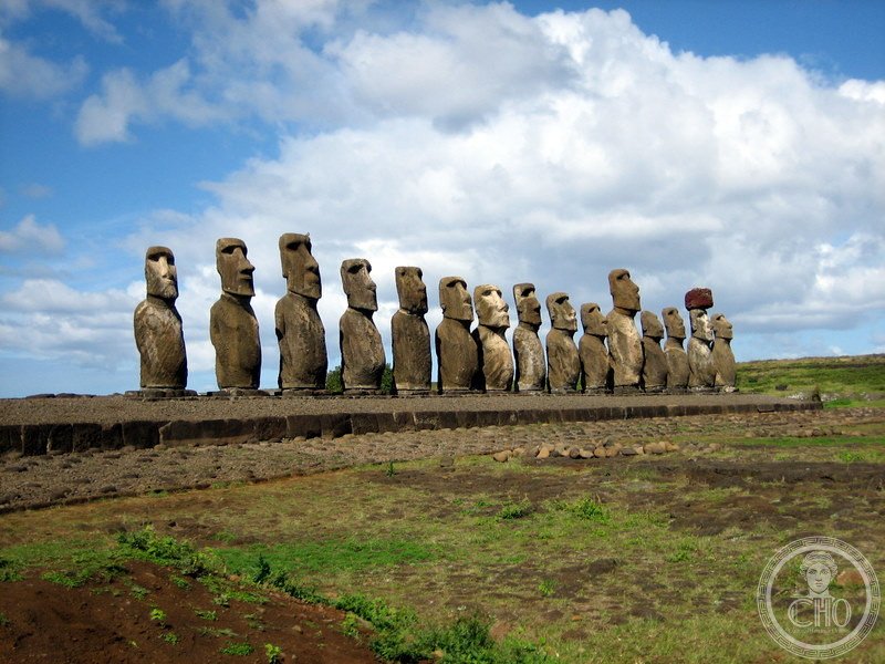 Rapa Nui Easter Island moai statues Ahu Tongariki Chile Pacific UNESCO World Heritage