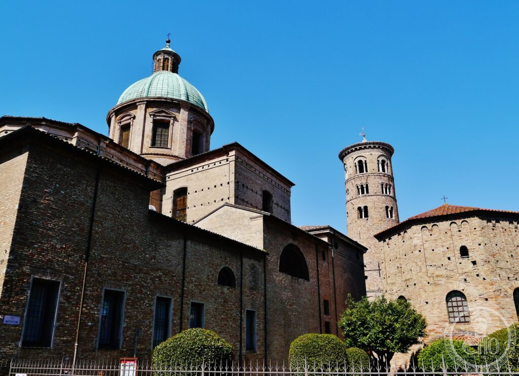San Vitale Ravenna 547 CE abside mosaici Giustiniano Teodora Bisanzio UNESCO 1996