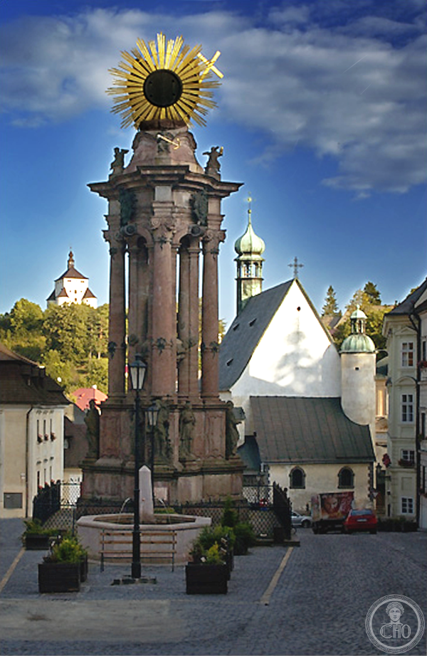 La piazza della Trinità di Banská Štiavnica, Slovacchia