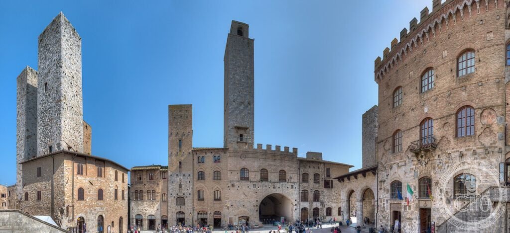 San Gimignano 14 torri medievali Vernaccia DOCG zafferano DOP Via Francigena Toscana UNESCO 1990